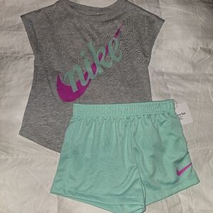 Nike Girl Athletic Outfit Size 6